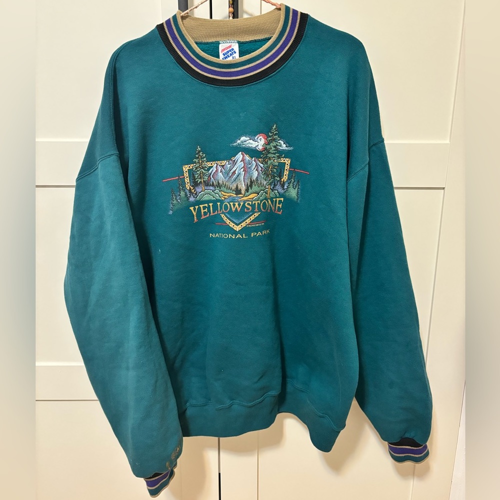 Vintage Yellowstone National Park Sweatshirt